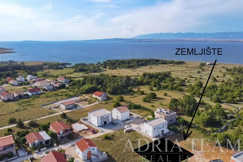 NOVOGRADNJA – 3-SOBAN STAN S DVORIŠTEM – PRIZEMLJE DESNO – OTOK VIR